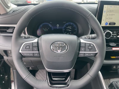 2026 Toyota Highlander Hybrid Platinum