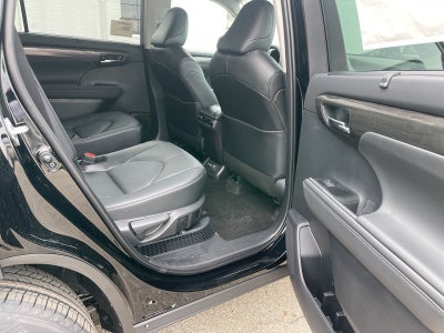 2026 Toyota Highlander Hybrid Platinum