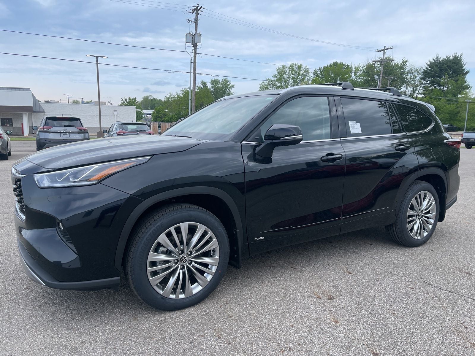 2026 Toyota Highlander Hybrid Platinum