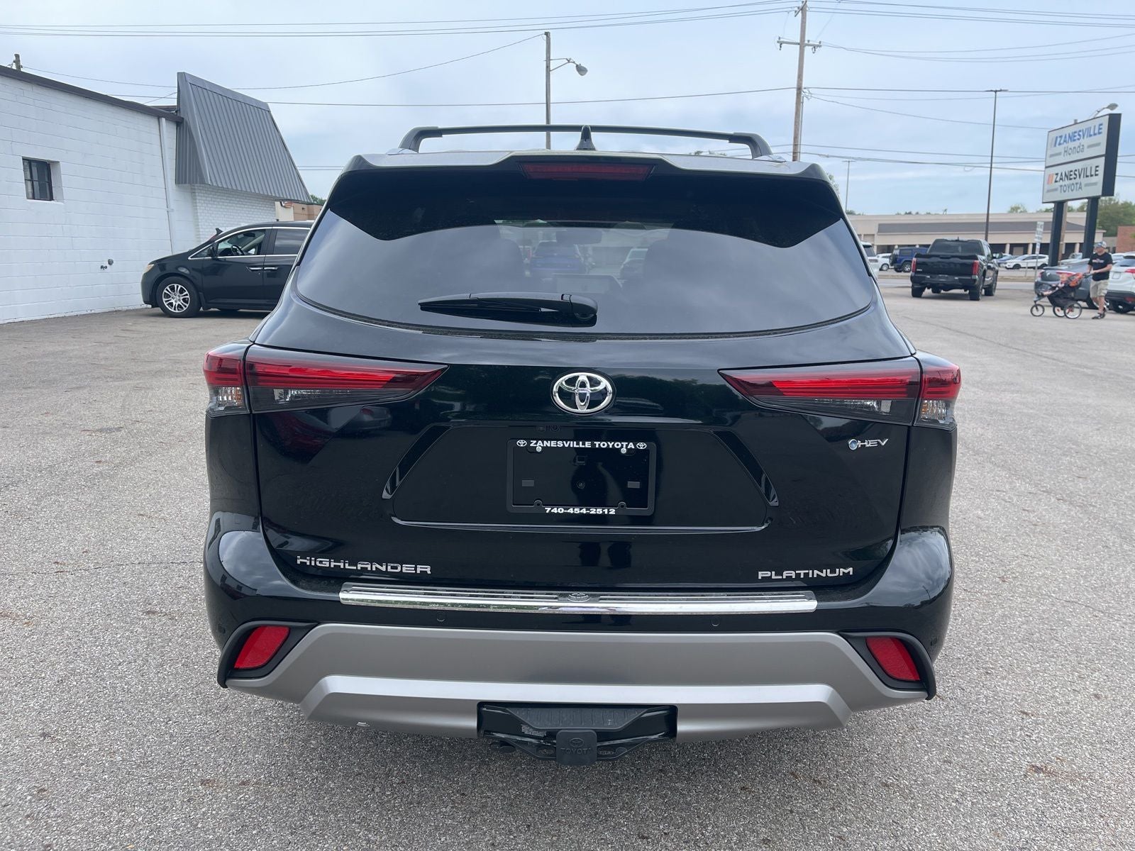 2026 Toyota Highlander Hybrid Platinum