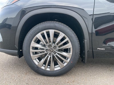 2026 Toyota Highlander Hybrid Platinum