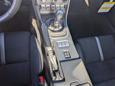 2025 Toyota GR86 Premium MT