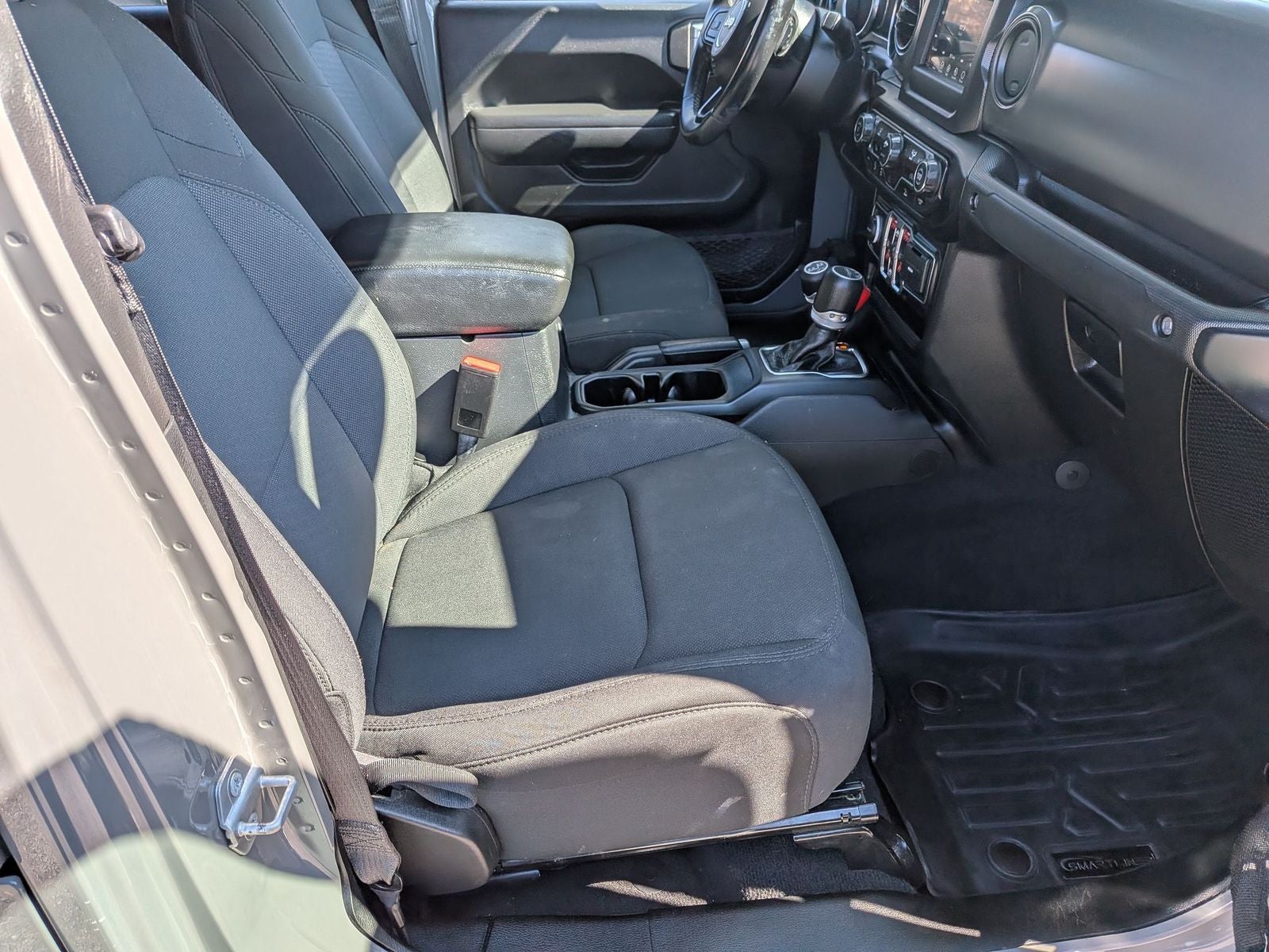 2022 Jeep Gladiator Sport