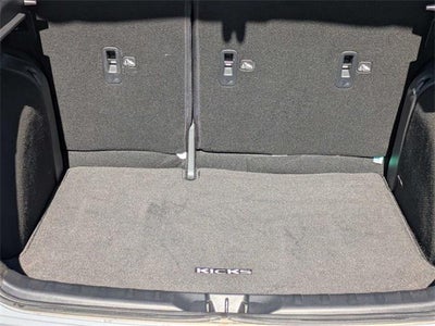 2023 Nissan Kicks SR