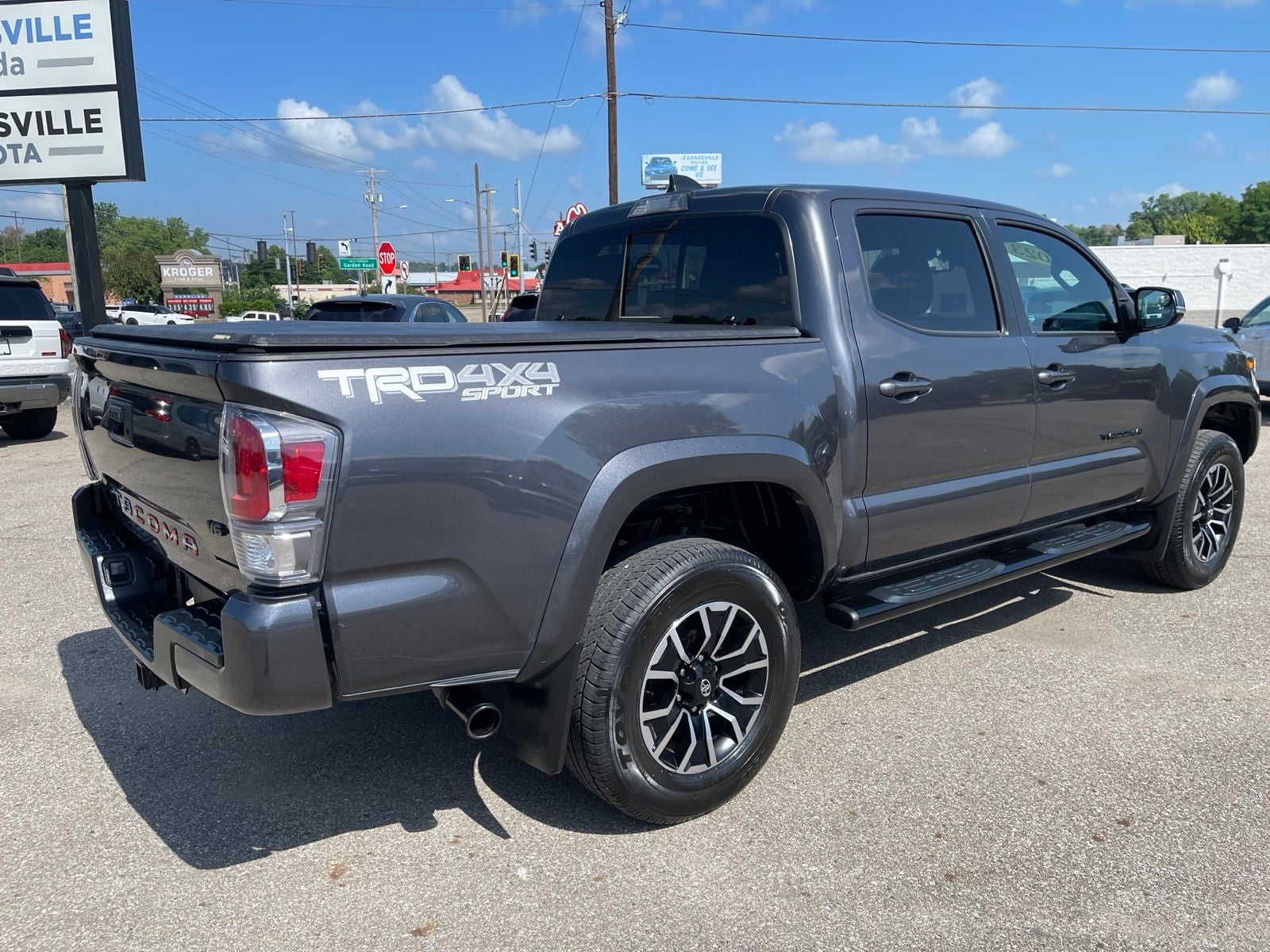 2023 Toyota Tacoma TRD Sport V6