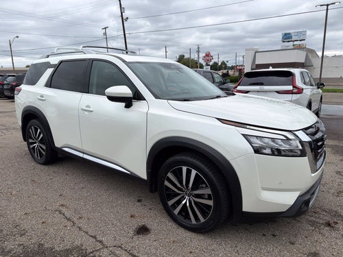 2023 Nissan Pathfinder Platinum