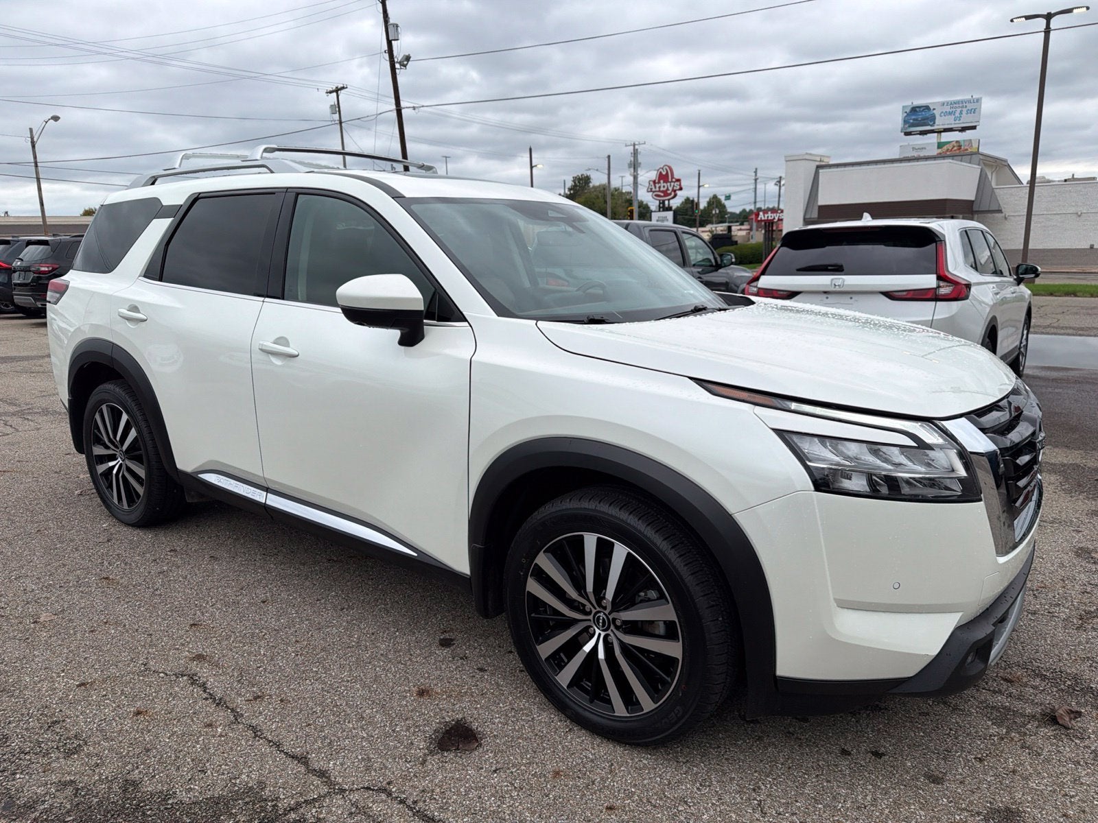 2023 Nissan Pathfinder Platinum