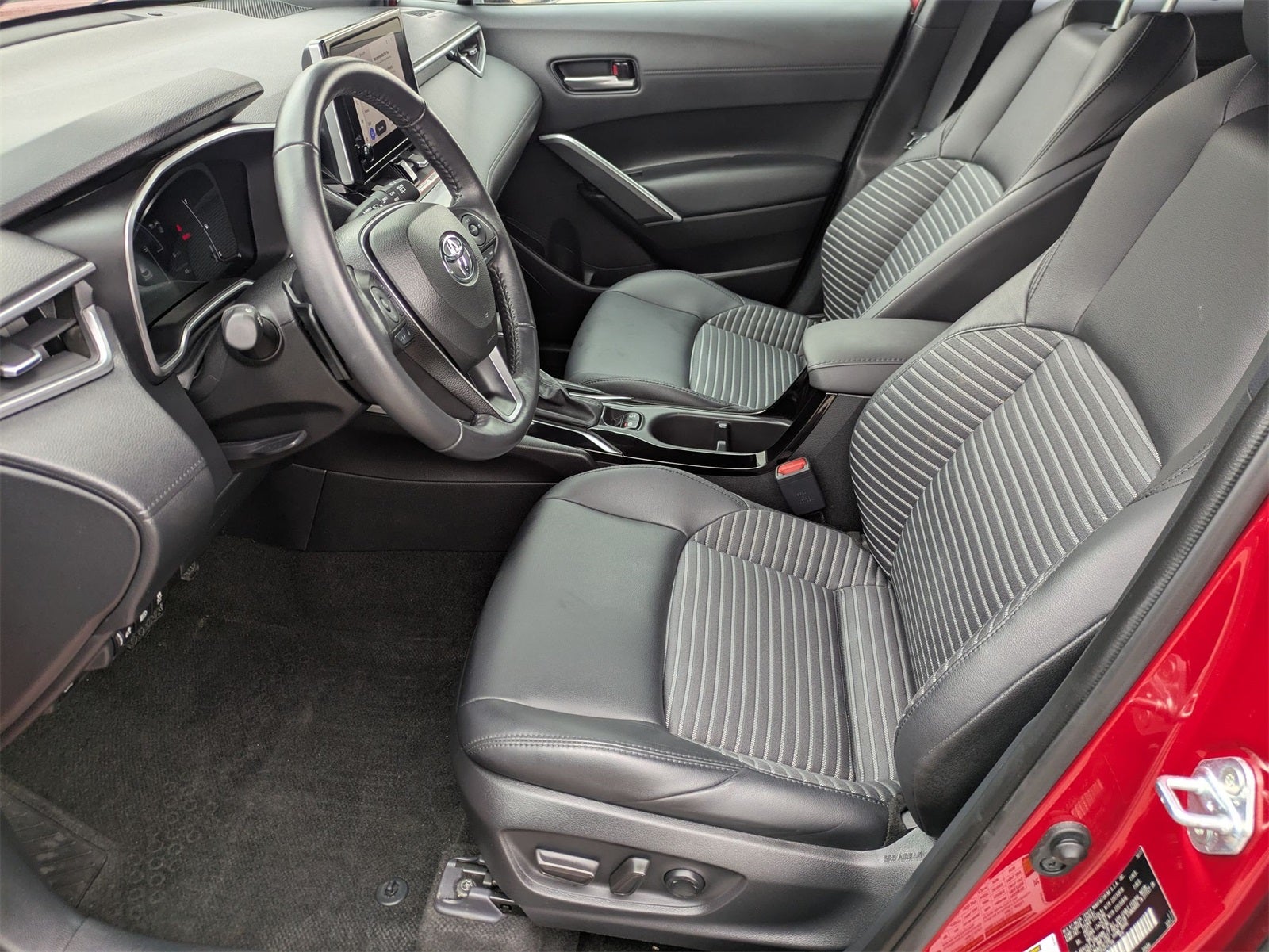 2023 Toyota Corolla Cross Hybrid XSE