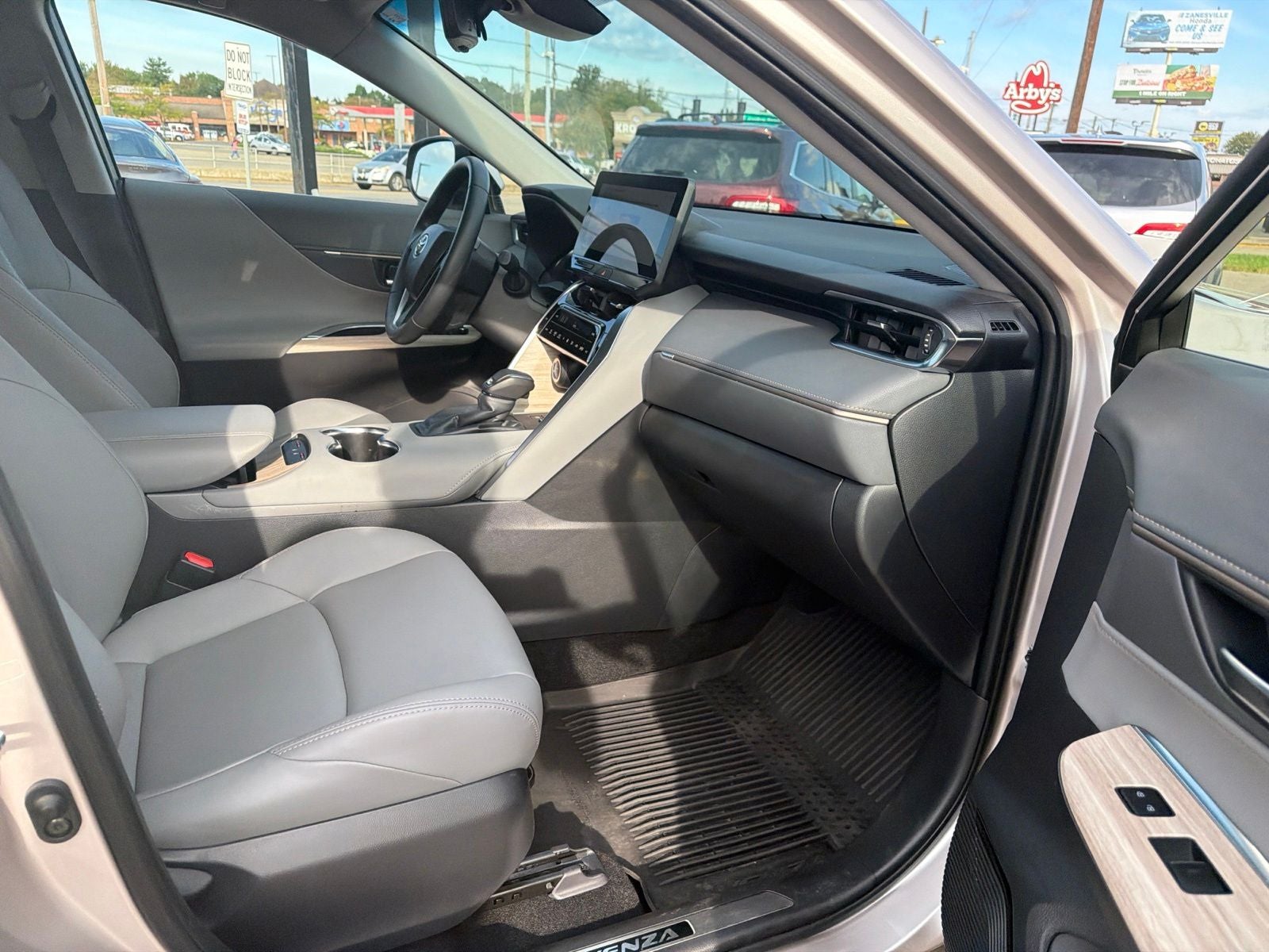 2024 Toyota Venza XLE