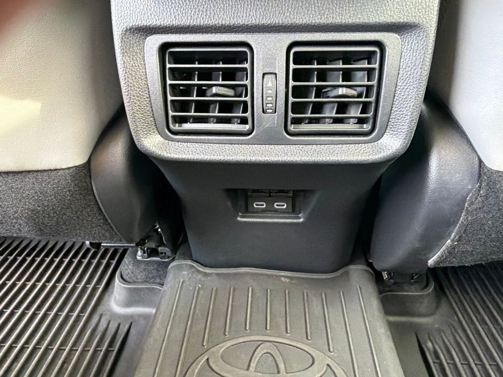 2024 Toyota Venza XLE