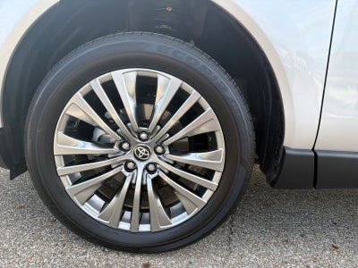 2024 Toyota Venza XLE