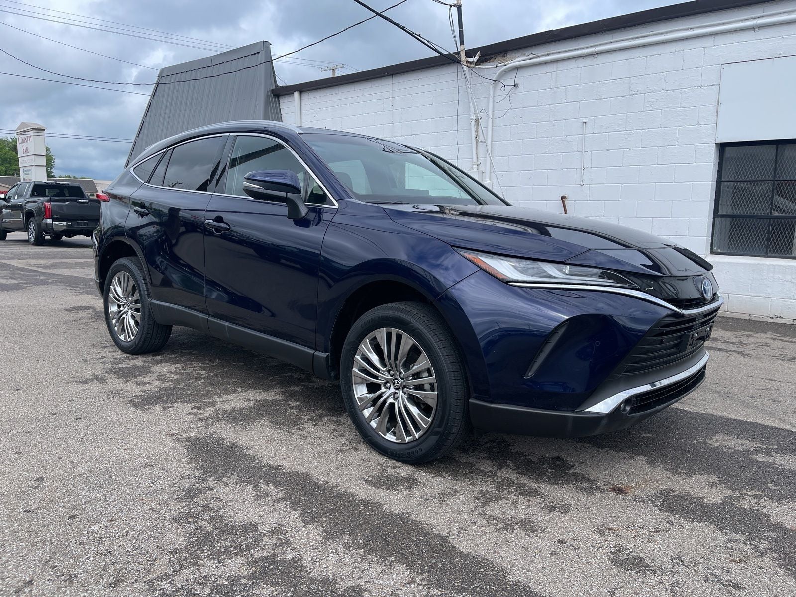 2024 Toyota Venza XLE Hybrid AWD's photo