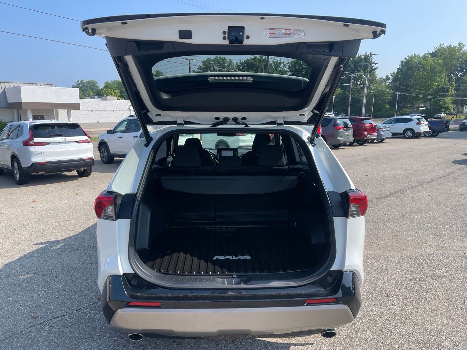 2022 Toyota RAV4 Hybrid SE