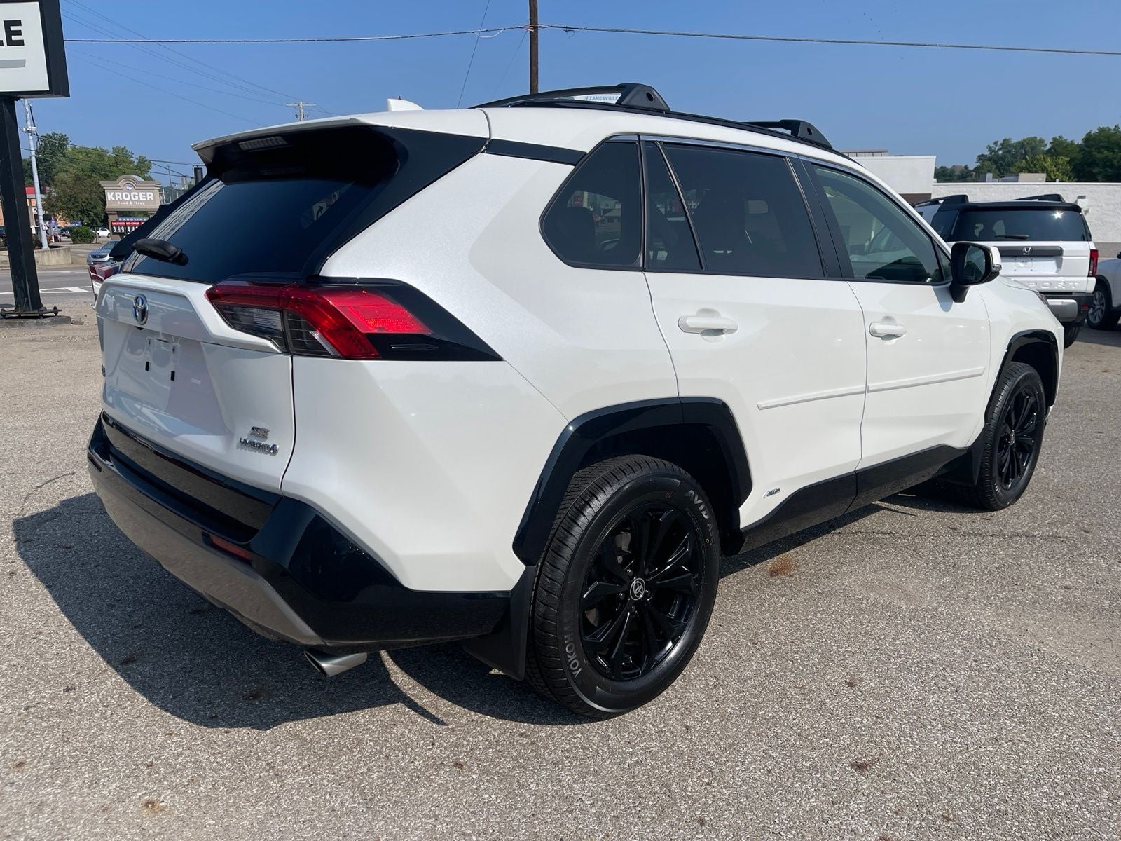 2022 Toyota RAV4 Hybrid SE
