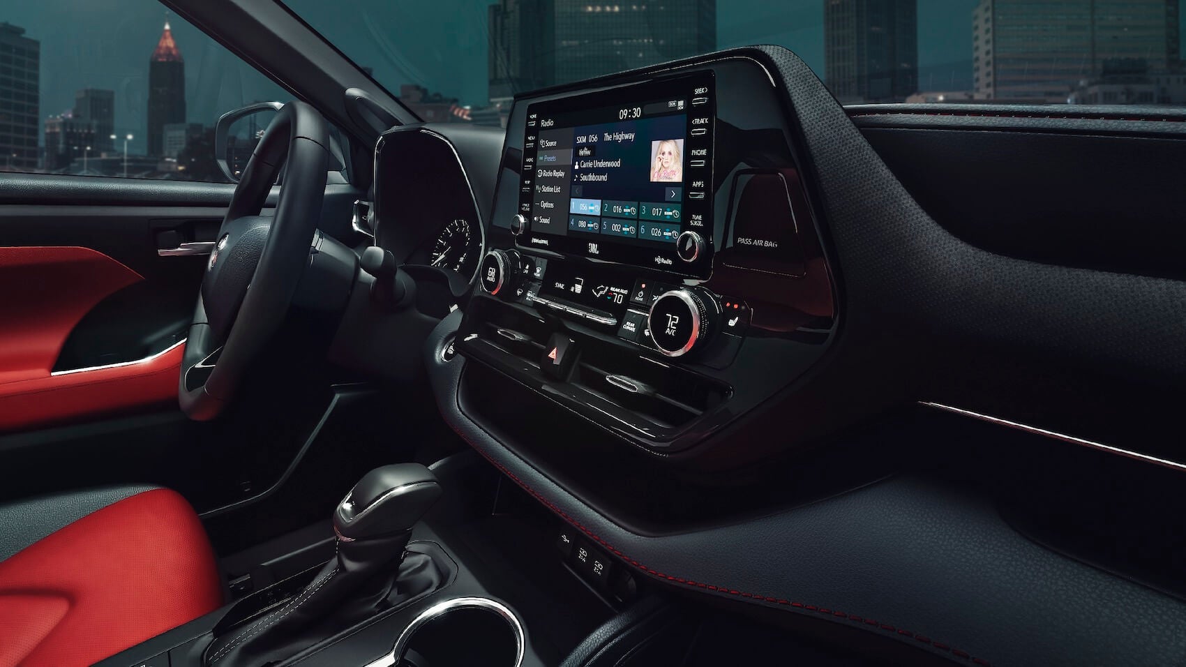 Toyota Highlander Interior Tech