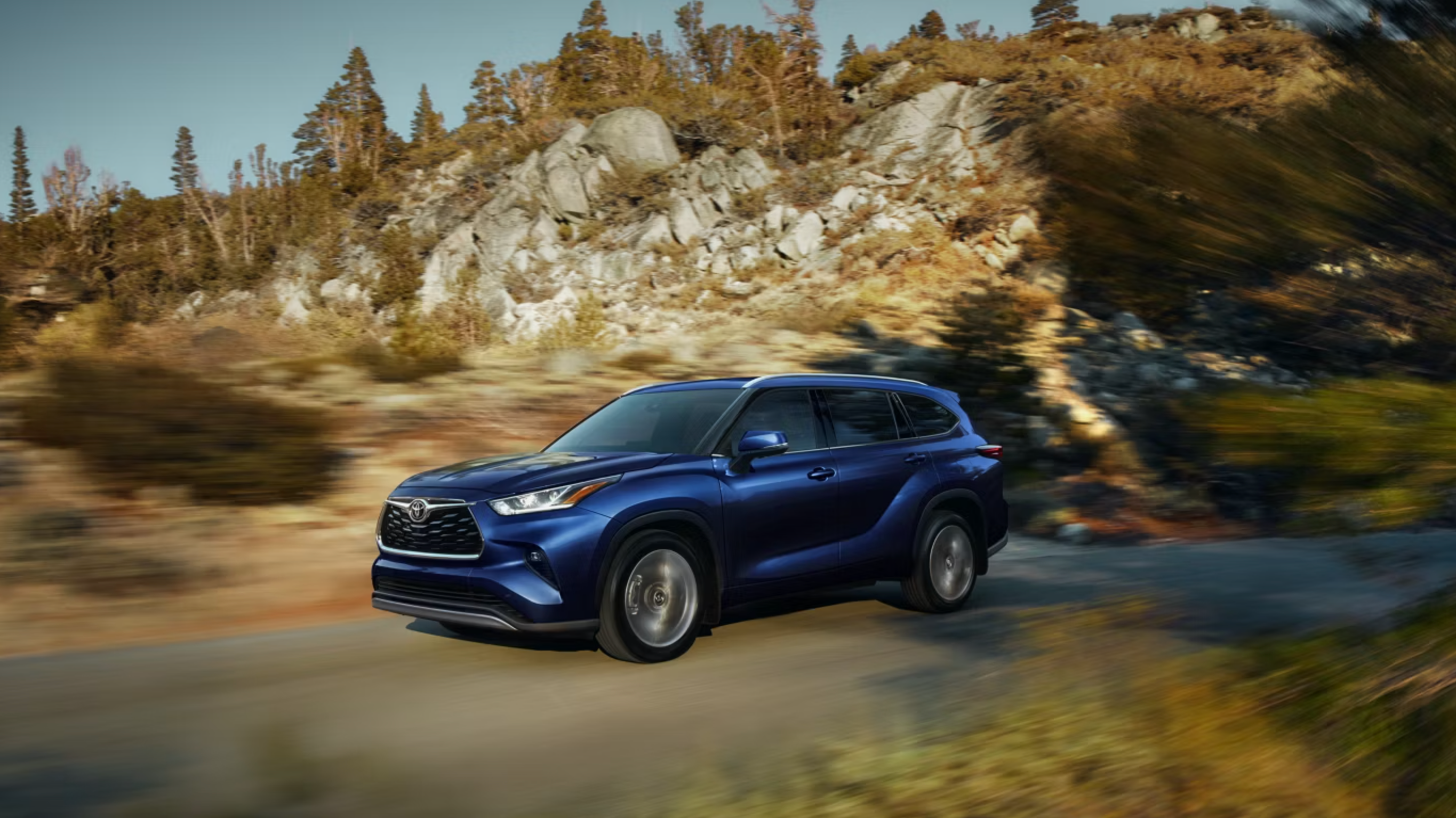 Blue 2026 Toyota Highlander For Sale in Zanesville, OH