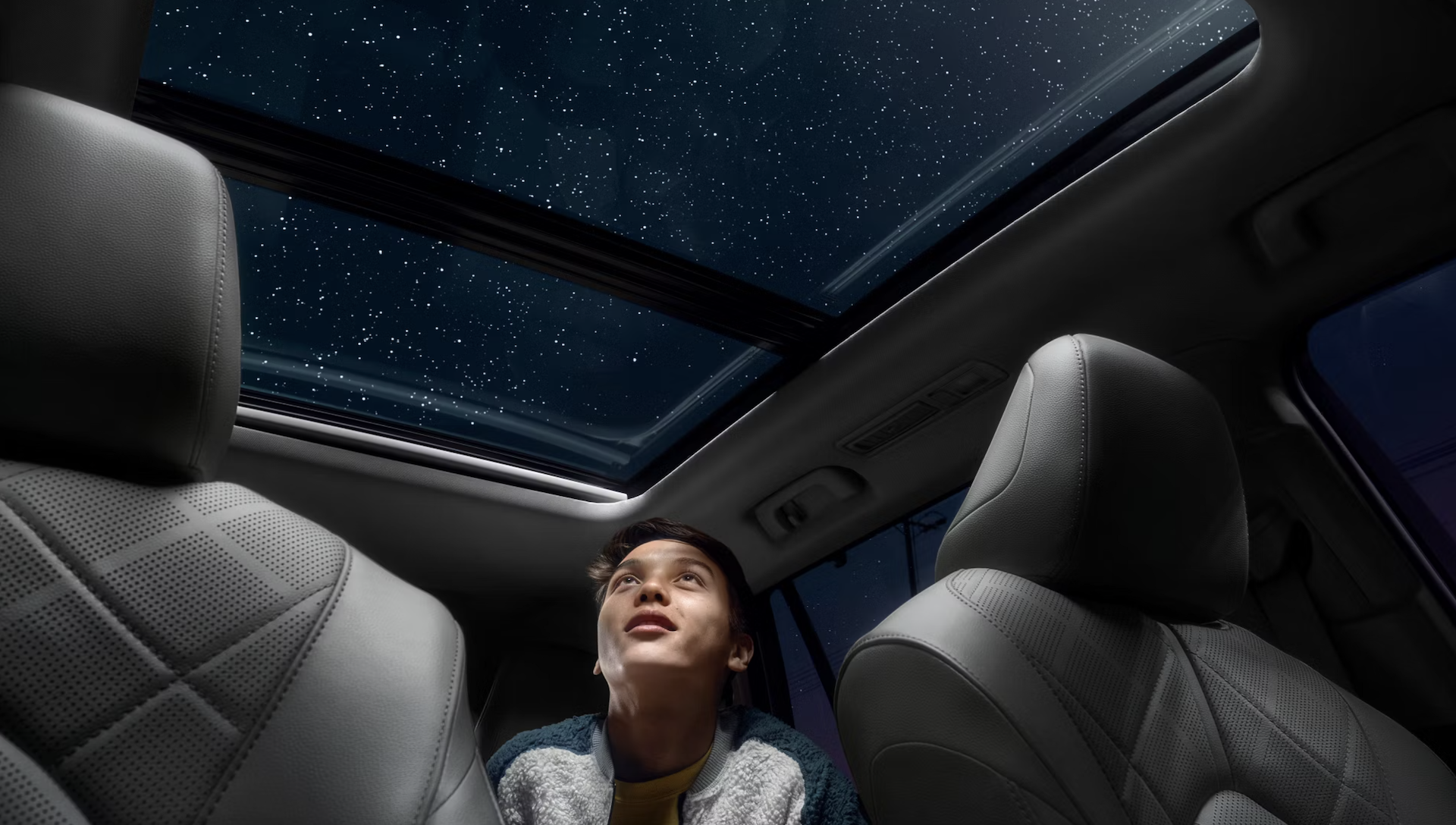 2025 Toyota Highlander Interior Features Near Me in Newark, OH